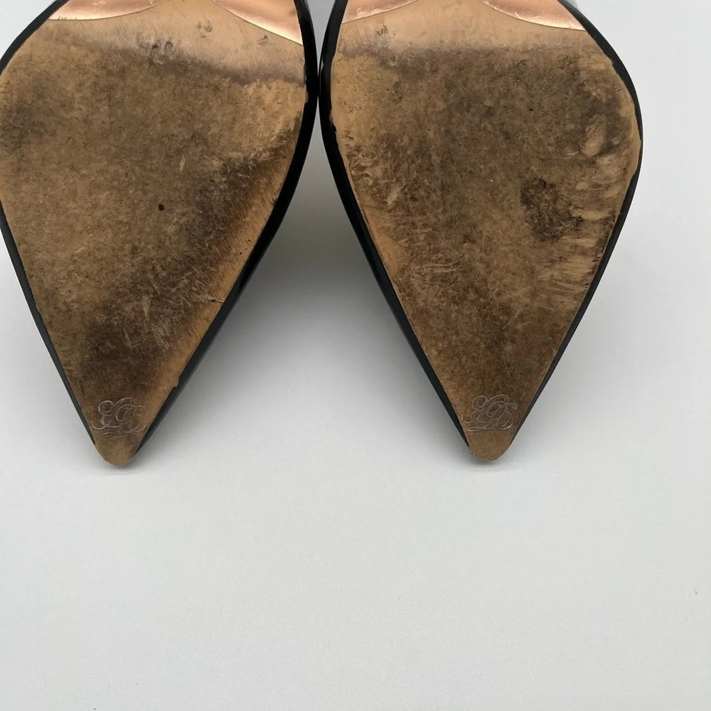 Ted Baker London Black Patent Leather Gold Bow Heels Women Size 41/10.5 BLEMISH